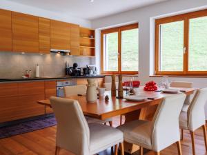 Kuchyň nebo kuchyňský kout v ubytování Apartment Rosablanche E 108 by Interhome + 21 fotografií