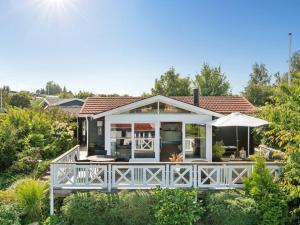 Zahrada ubytování Holiday Home Elfrede - 600m from the sea by Interhome