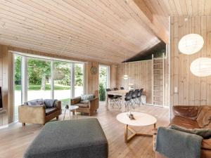 Χώρος καθιστικού στο Holiday Home Swale - 500m from the sea by Interhome