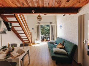 Χώρος καθιστικού στο Apartment Le Télémaque 3 pièces mezzanine by Interhome