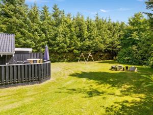 Κήπος έξω από το Holiday Home Amundi - 500m from the sea by Interhome
