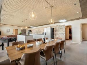 Η κουζίνα ή μικρή κουζίνα στο Holiday Home Øthger - 1-3km from the sea by Interhome