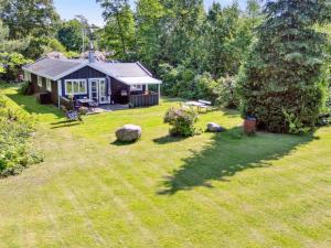 Zahrada ubytování Holiday Home Aria - 1km from the sea by Interhome