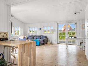 Khu vực ghế ngồi tại Holiday Home Thine - 250m from the sea by Interhome +12 ảnh