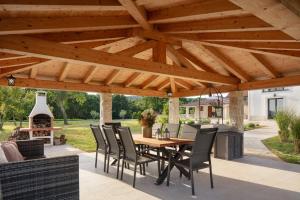 Αίθριο ή υπαίθριος χώρος στο Villa Roti