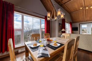 Φωτογραφία από το άλμπουμ του Condo 120H - Nature Retreat with River Views σε Petite-Riviere-Saint-Francois