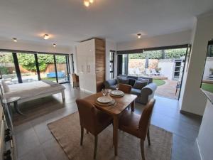 Χώρος καθιστικού στο THE BEACH Holiday Accommodation +68 φωτογραφίες