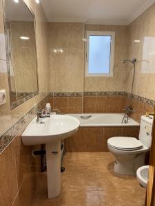 Gallery image of Casa del sol in Torrevieja +2 photos