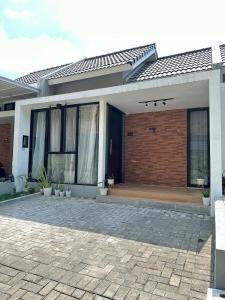 Gallery image of Cozy & Beautiful house in Tembalang in Jatingaleh