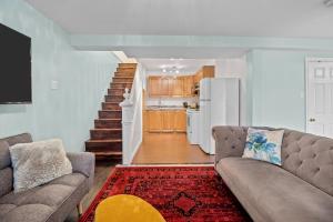 Χώρος καθιστικού στο The Battery Harbour Home, Ocean&city View,parking