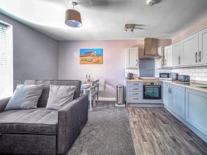 Kuchyň nebo kuchyňský kout v ubytování Apartment 2 The Pier - Uk31821