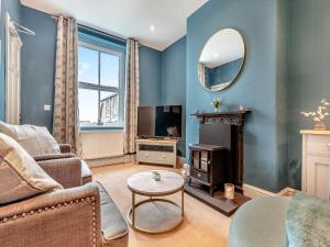 Rock Mewsにあるテレビまたはエンターテインメントセンター