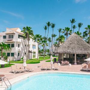 Πισίνα στο ή κοντά στο Beachfront condo on Los Corales Beach, Playa Bavaro +19 φωτογραφίες