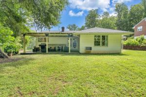 Κήπος έξω από το Spacious 3BR home in convenient location
