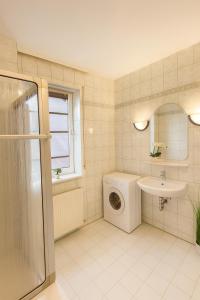 Ένα μπάνιο στο SUNNYHOME Monteurwohnungen und Apartments in Bodenwöhr