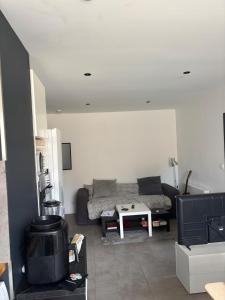 Χώρος καθιστικού στο Welcome to your cozy getaway! in saint chamond