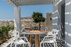 Afbeelding uit fotogalerij van Seven Suites in Glinado Naxos