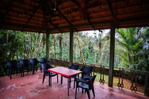 Zahrada ubytování Misty Woods Homestay - Best homestay in Chikmagalur