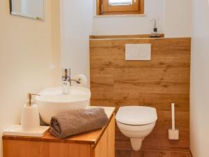 Koupelna v ubytování Haus am Anger + 14 fotografií