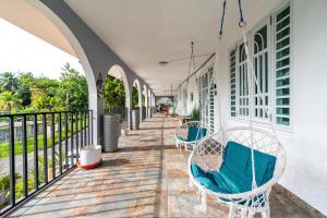 Μπαλκόνι ή βεράντα στο Rain Forest House by Otium