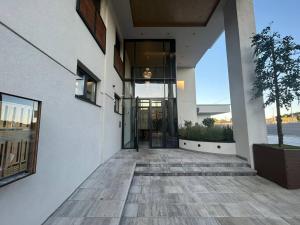 La fachada o entrada de Centar Crnjanski 1