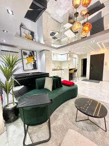 O zonă de relaxare la One bedroom apartment