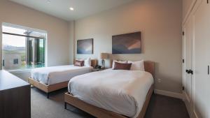 Φωτογραφία από το άλμπουμ του 2 Bedroom 2 BATH Condo with Pool, Sauna, Views & MORE σε Heber City