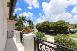 Balkón nebo terasa v ubytování Miami home -15min from Kendall Exec Airport - Pool