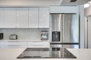 Imagen de la galería de Home Less Than 2 Mi to Hallandale Beach and Boat Rentals, en Hallandale Beach