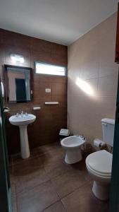 Ένα μπάνιο στο Apartamento Catamarca 9 de julio