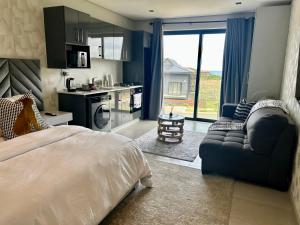 Ένα ή περισσότερα κρεβάτια σε δωμάτιο στο Zimbali Lakes Resort Ocean Club D23 +28 φωτογραφίες