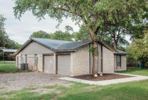 Το κτήριο όπου στεγάζεται  η παραθεριστική κατοικία