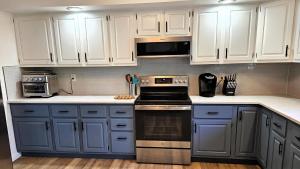 Η κουζίνα ή μικρή κουζίνα στο Alexander Point Paradise