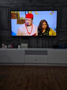 Μια τηλεόραση ή/και κέντρο ψυχαγωγίας στο Aliguedes Talatona T1 +6 φωτογραφίες