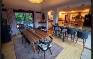 Gallery image of Cheerful 3 bedroom home nestled in the redwoods in Trinidad