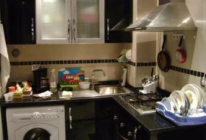 Dapur atau dapur kecil di Beachfront Studio, Fully Equipped & Peaceful Location