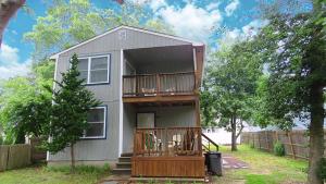 Το κτήριο όπου στεγάζεται  η παραθεριστική κατοικία