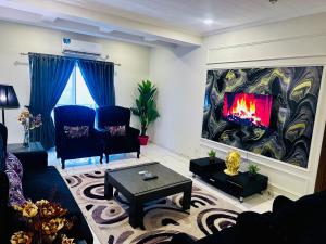 Χώρος καθιστικού στο Black Loft Bahria hieghts D block