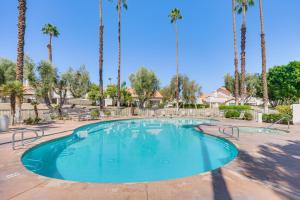 Πισίνα στο ή κοντά στο In Golf Course Community Palm Desert Escape!