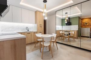 Η κουζίνα ή μικρή κουζίνα στο Apartament Centrum Strzelce PW INVEST HOME