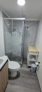 Un baño de hostal Milaris