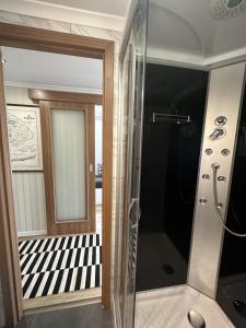 Koupelna v ubytování Lilla Privát Lakóhajó Tokaj