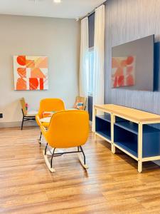 Ruang duduk di Spark by Hilton Toronto Mississauga