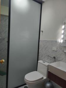Ένα μπάνιο στο Hotel Rodilla