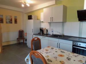 Η κουζίνα ή μικρή κουζίνα στο One-bedroom apartment