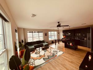 Χώρος καθιστικού στο Luxury Stay of Best View in Dallas