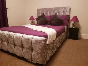 Billede fra billedgalleriet på Central Reading 4 Bedrm Contractors W Parking i Reading