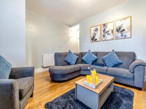 A seating area at Appletree Cottage