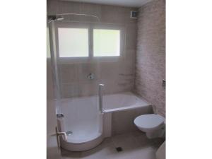 Ένα μπάνιο στο Blonay Holiday Apartments +24 φωτογραφίες