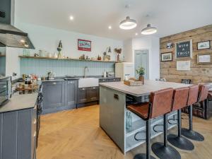 Dapur atau dapur kecil di Low Hall Barn +23 gambar